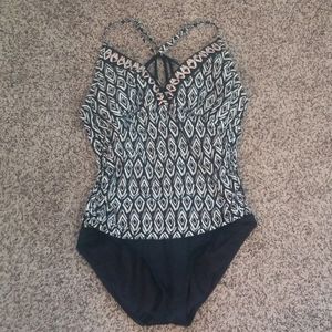 Women's swim suit